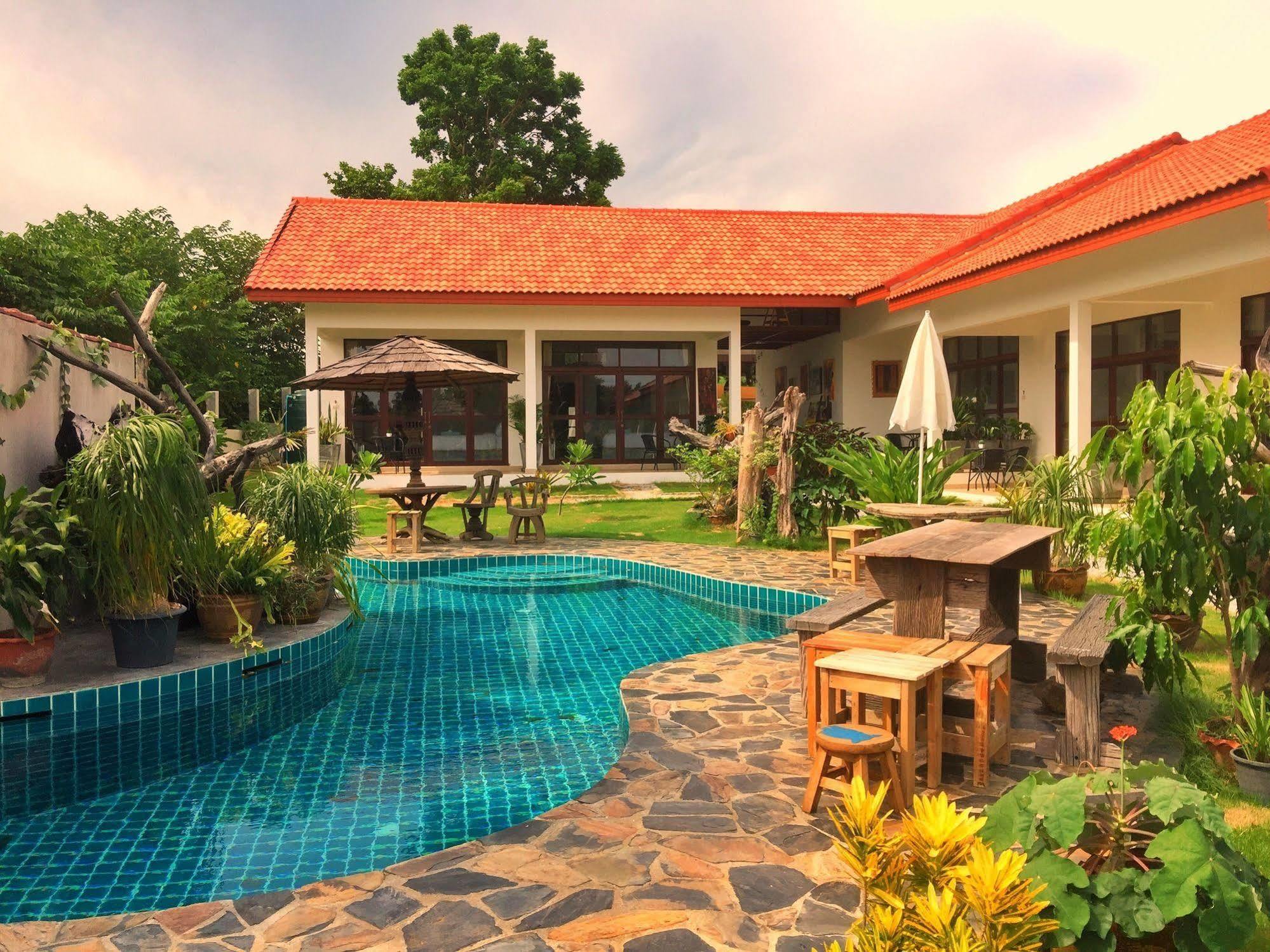 فندق Tree Roots Retreat رايونغ المظهر الخارجي الصورة