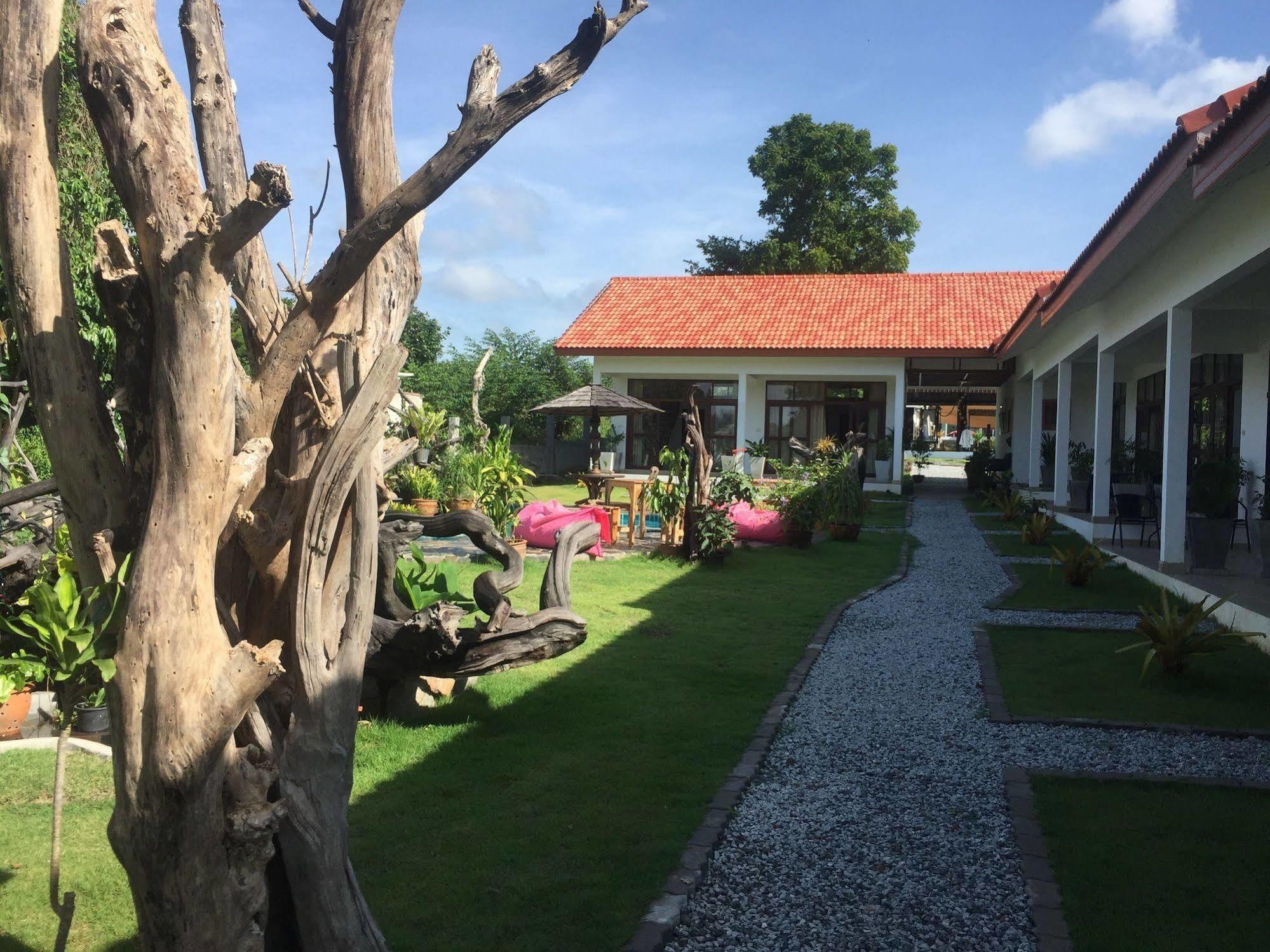 فندق Tree Roots Retreat رايونغ المظهر الخارجي الصورة